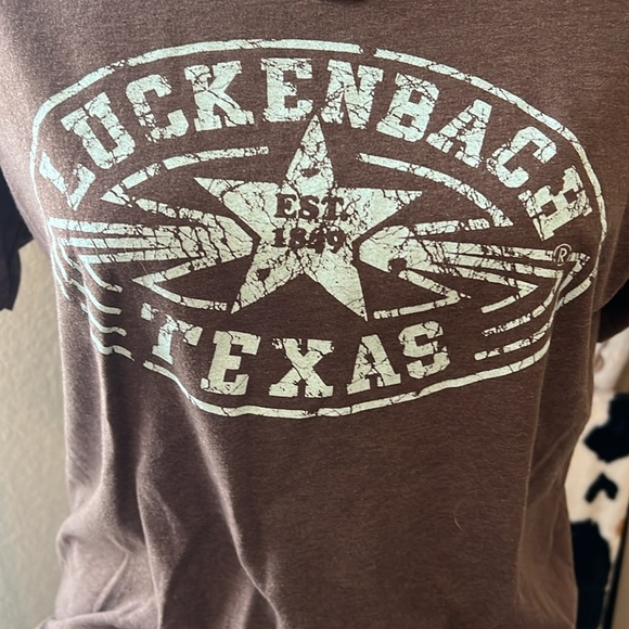 Luckenbach TX tee shirt. A Texas icon. Necklace NOT included. Size medium. - Picture 2 of 6